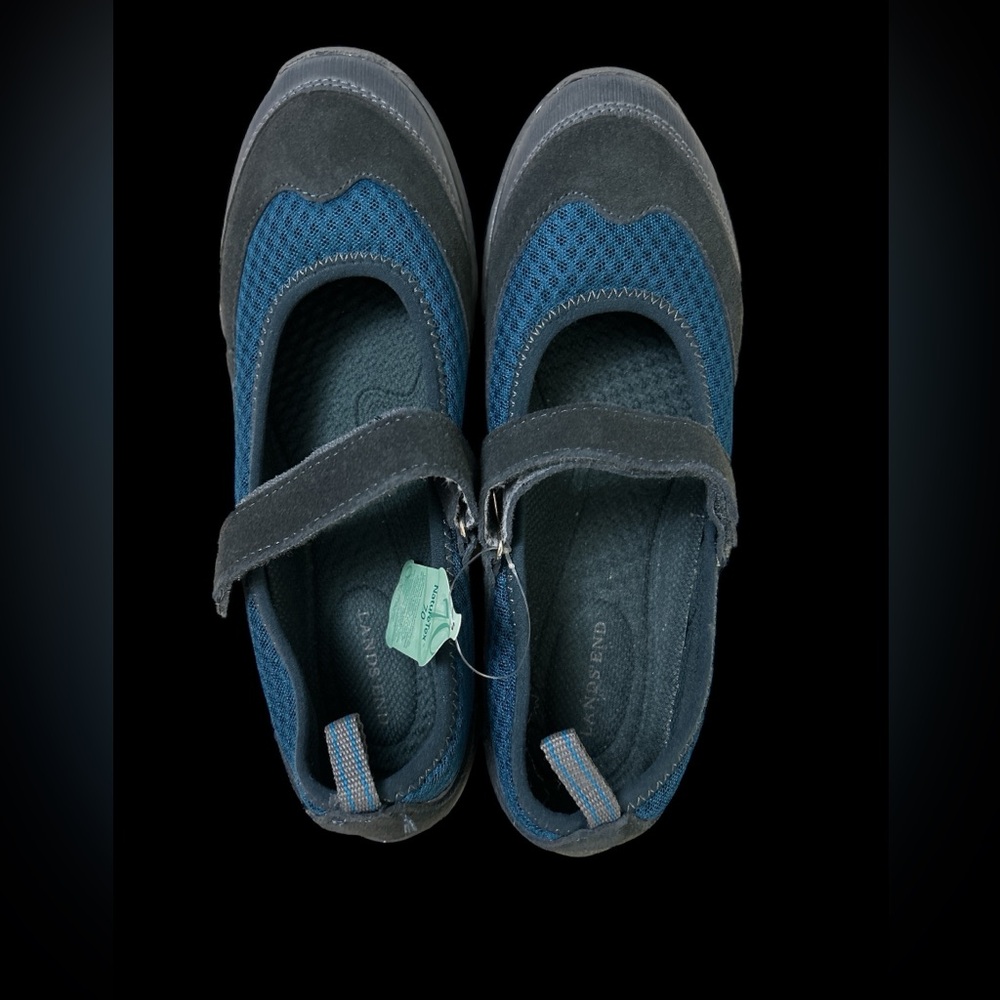 Lands' End Blue and Gray Nature Tex 70 with Cushioned Footbed 8.5 NWT
